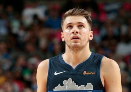 中超比赛回放：上海海港2-0战胜广州队,