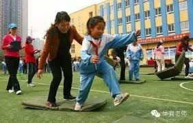 勒布朗60秒打蒙勇士